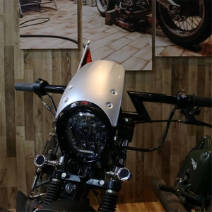 Image 3 - Universal Motorrad Windschutzscheibe passt 5 7 inch Reto Scheinwerfer für Cafe Racer Motorrad Wind Deflektoren Geändert Windschutzscheibe