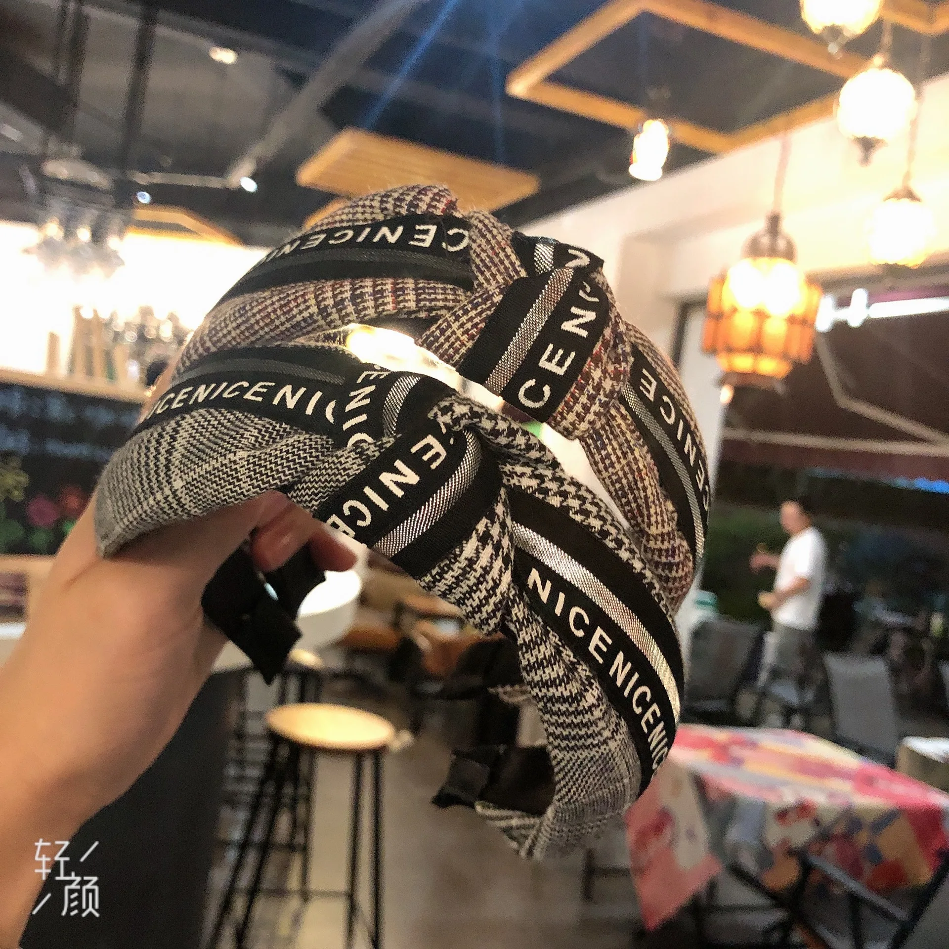 

Fashion new version stripes retro fashion knotted hair accessories classic plaid wide-brimmed headwear woman headband hairpins