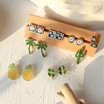 

AOMU 2020 Fashion Enamel Small Daisy Flower Crystal Beads Pineapple Tree Shape Stud Earrings for Women Girls Jewelry