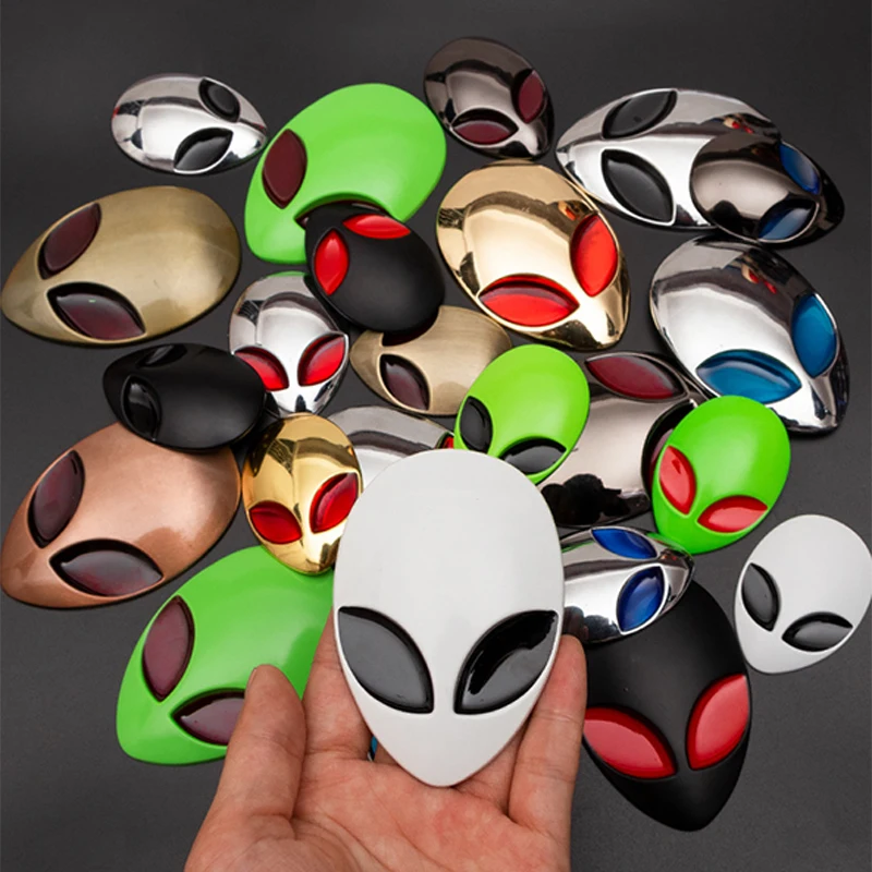1 Pcs Metal 3D Alienware Alien Head Auto Logo Badge Emblem Motorcycle Car Head Cover Sticker Car Body Styling