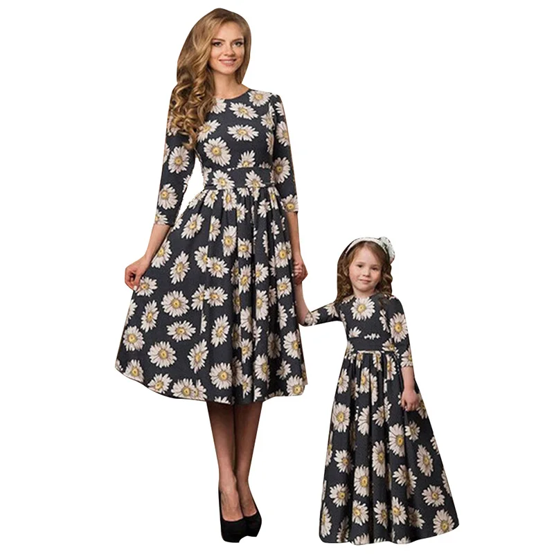 

Mother & Daughter Dresses Family Look Floral Print Three Quarter Mommy and Me Clothes Baby Girl Dress Autumn Fashion Women Kid