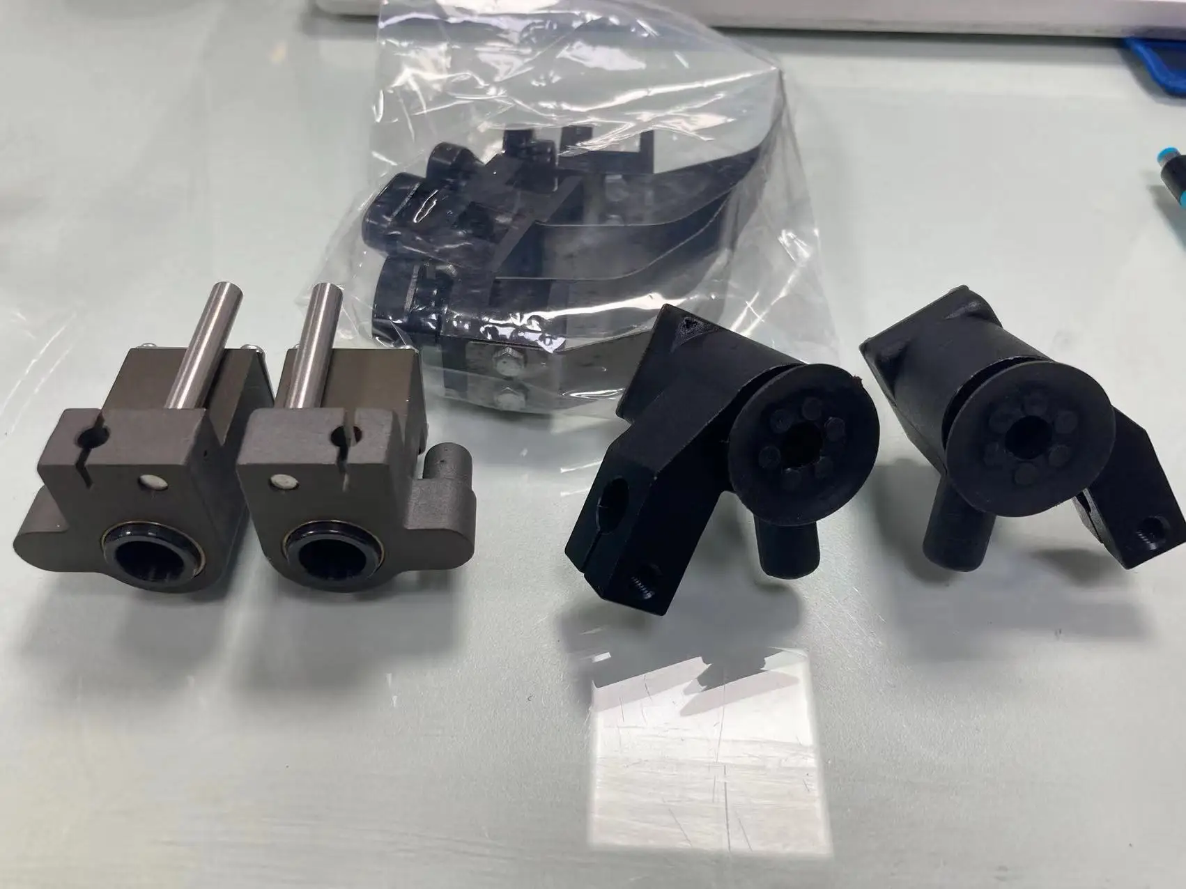 1 Pair Of Ryobi Suction Nozzle Paper, 1 Pair Of Ryobi 750 Suckers, 4