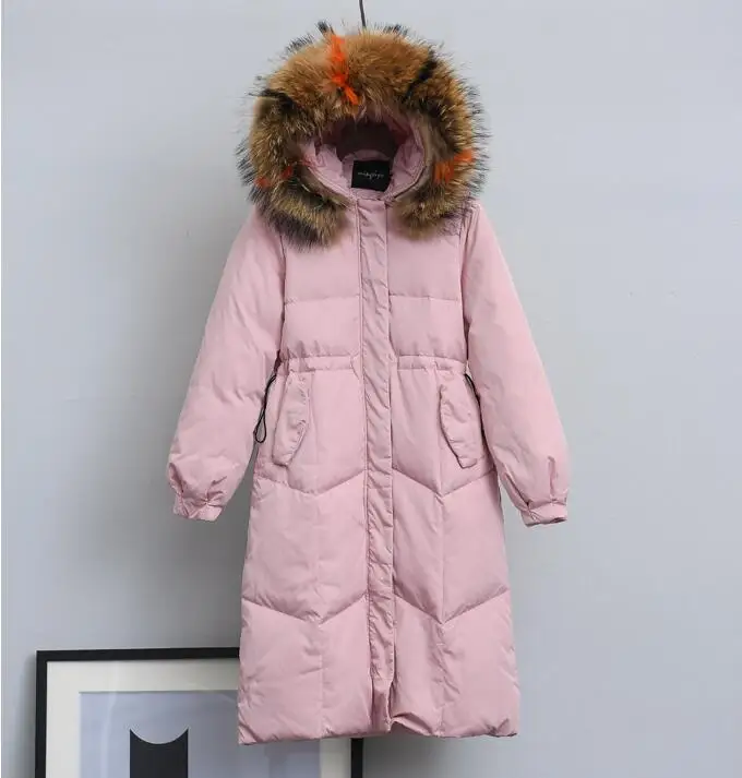 Grand rеel fourrure de rate laveur nouvelle veste d'hiver femmes manteau d'hiver femme canard doudoune femmes epais chaud Long vers le bas Parkas - Цвет: Розовый