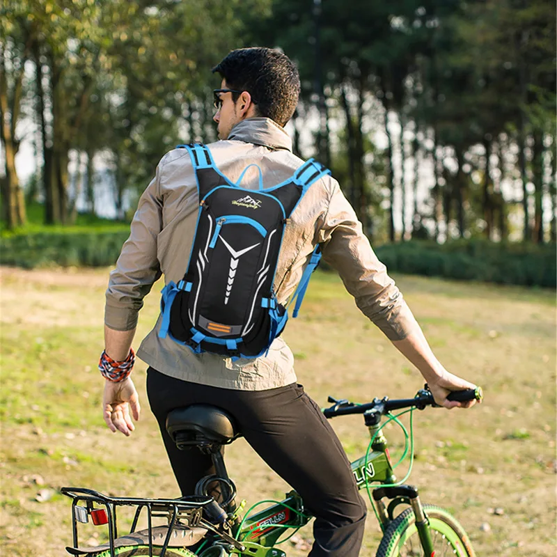 Unigear Zaino Idratazione con Vescica d'Acqua 2L per Corsa, Ciclismo, Bici, Escursione