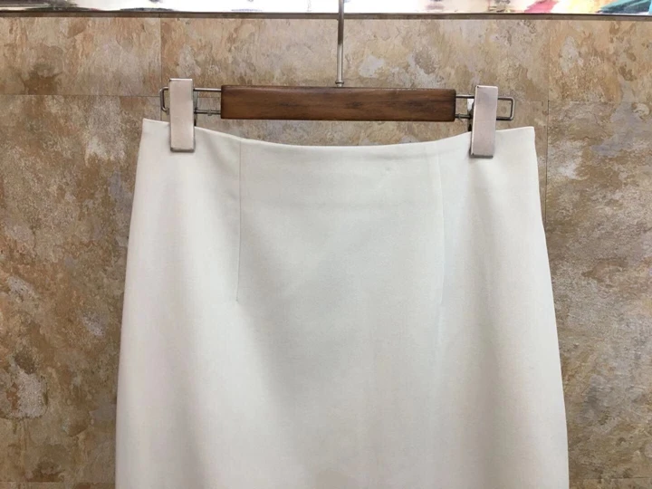 The new autumn and winter women's wild simple split skirt 1011
