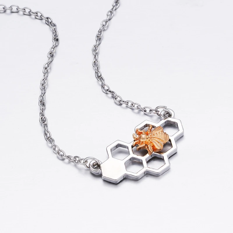 

Lovely Bee on Beehive Honeycomb Filigre Heart Pendant Necklace Natural Jewelry DXAA
