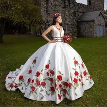 

Mexico White Quinceanera Dresses with Red Rose Floral Emboridery Ball Gown Sexy V Neck Tank Formal 15 Year Prom Dress for Debut