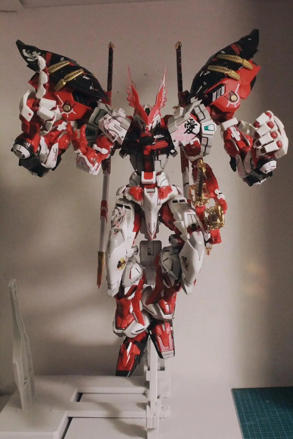 Hot Selling MG DABAN 8814 MBF-P02 Astray RED Frame gundam MB POWERED RED and gerbera straight Ver. assembly Anime Toys Figure afbeelding