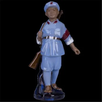 

Chinese Small Red Army Figurine Ceramic Cultural Revolution Nostalgic Anti-War Statue Creative Craft Decorations For Home A1183