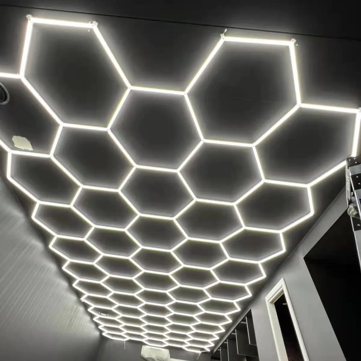 6*9M Customized Design Professional Car Care Bay Led Work Light Led Hexagon Light images - 6