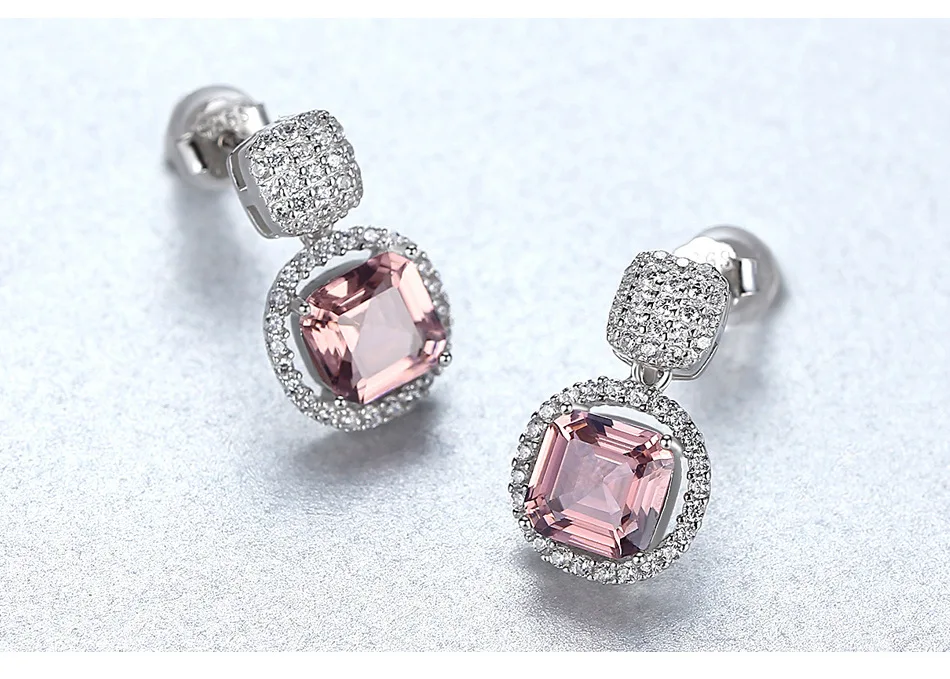 12261437633_1644834497