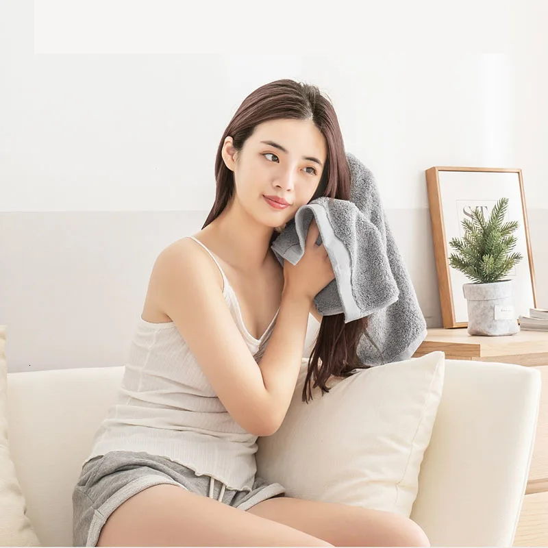 Антибактериальное полотенце Xiaomi Youpin COMO Черное и серебристое мягкое удобное