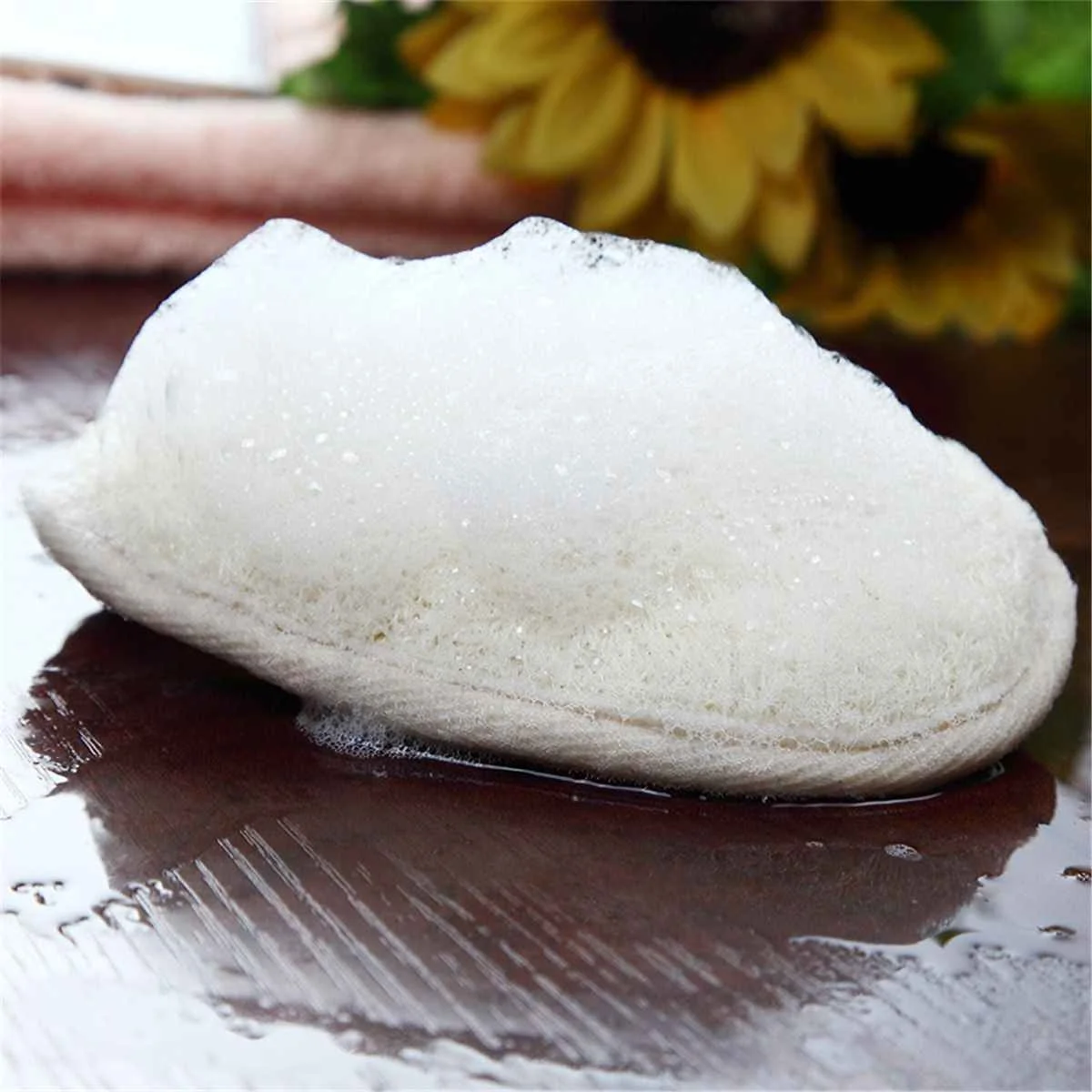 Beige Natural Loofah Sponge Exfoliating Bathing Artifact Exfoliator Bath Massage