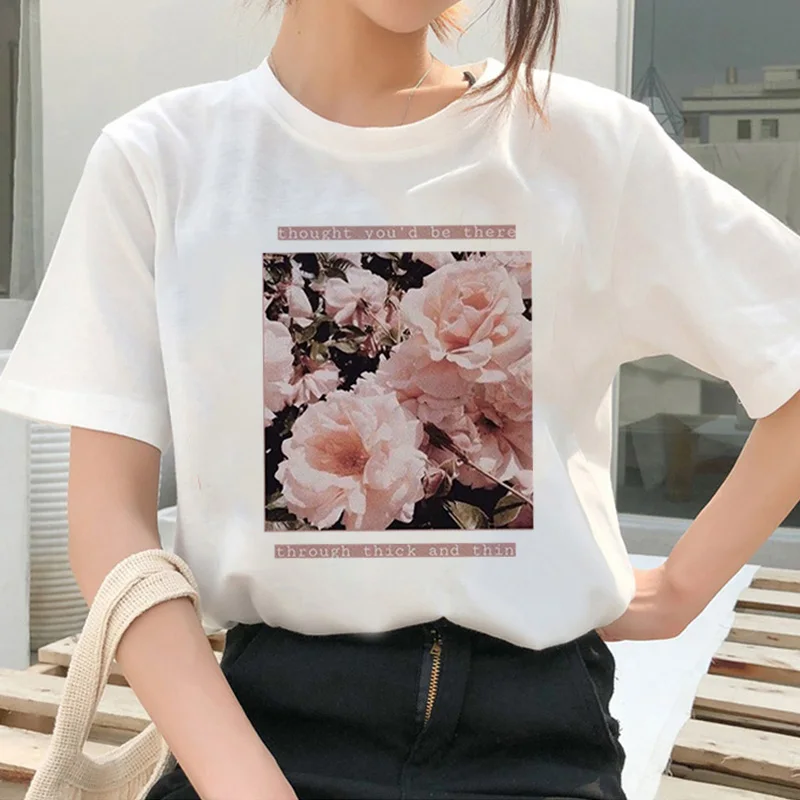 Женская Винтажная футболка с коротким рукавом белая большого размера круглым