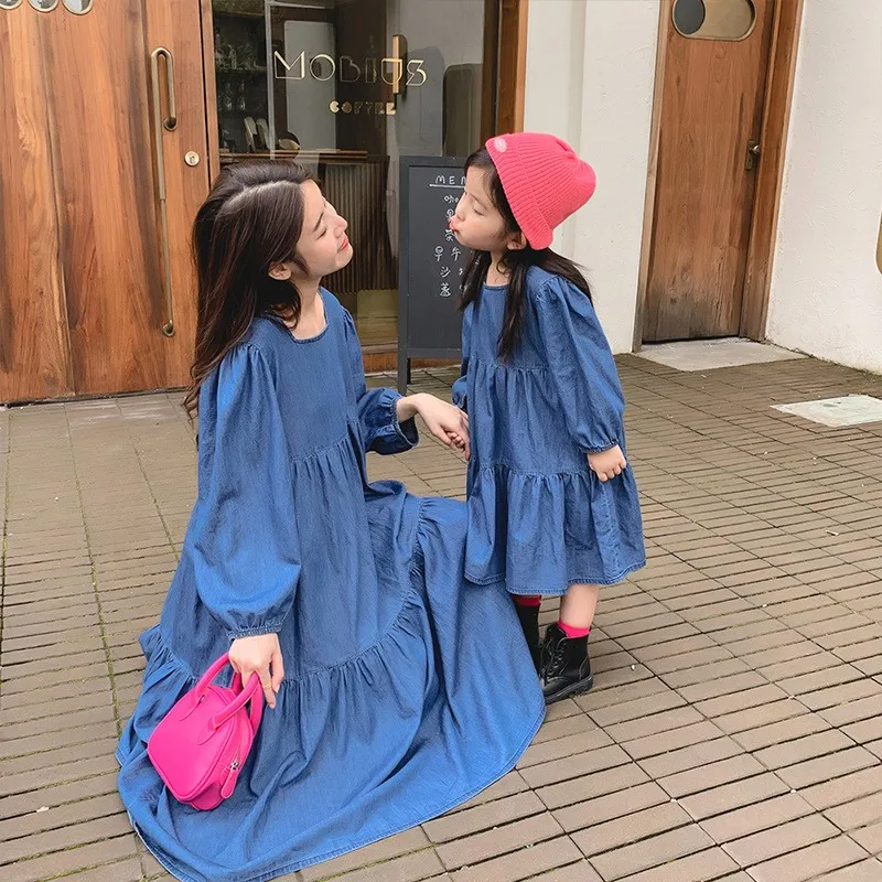 

Parent-child autumn new dress 2020 Korean version of high-end female and female long-sleeved denim skirt