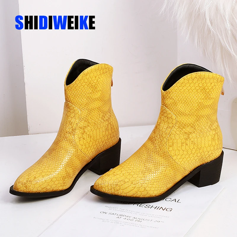 

2019 Autumn Winter Casual Western Cowboy Ankle Boots Women Snake Leather Cowgirl Booties Short Cossacks botas High Heels Shoes