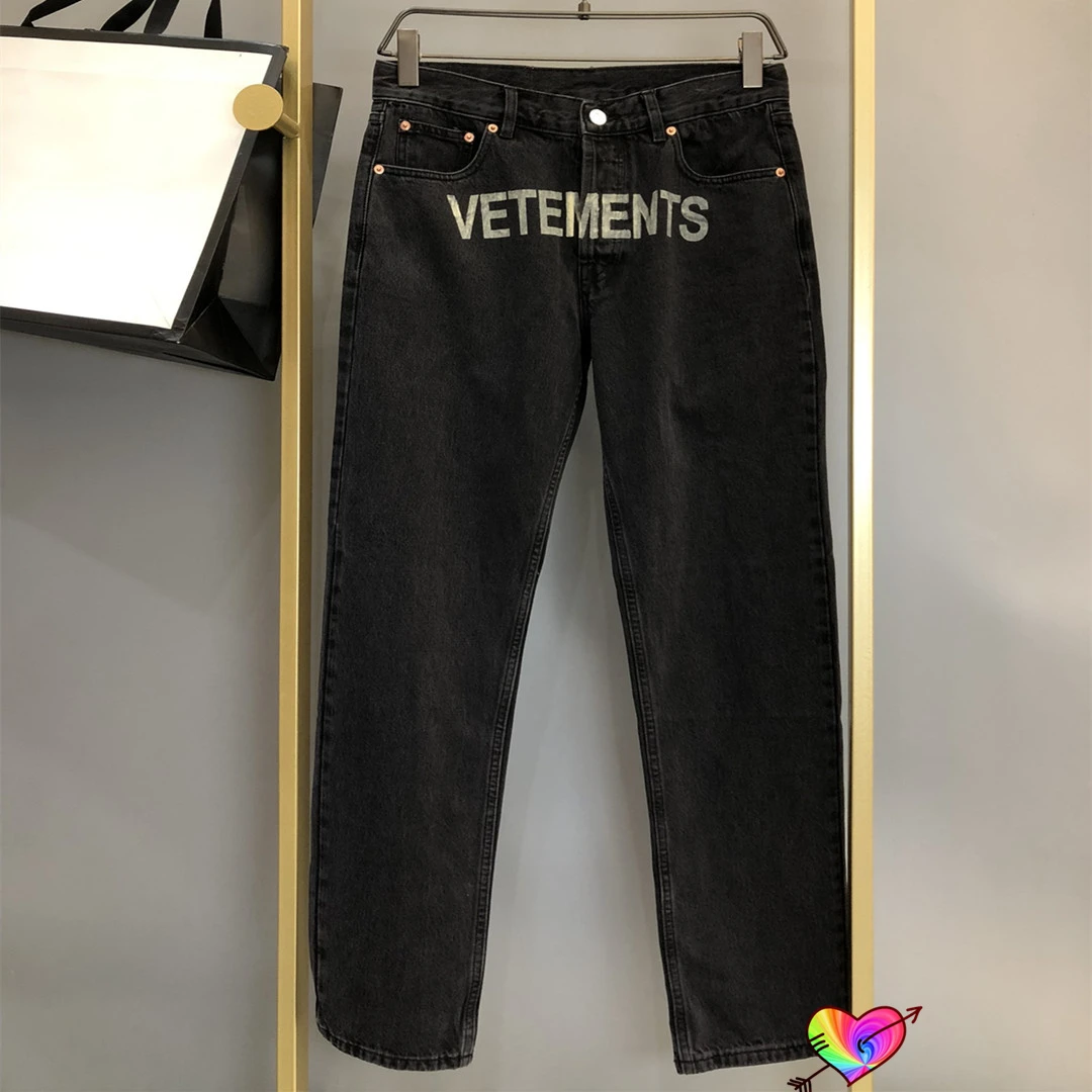 Washed Black Vetements Logo Jeans 2021 Men Women 1:1 High Quality Front Letter Print Vetements Jeans Pants Badge Button Trousers versace jeans couture