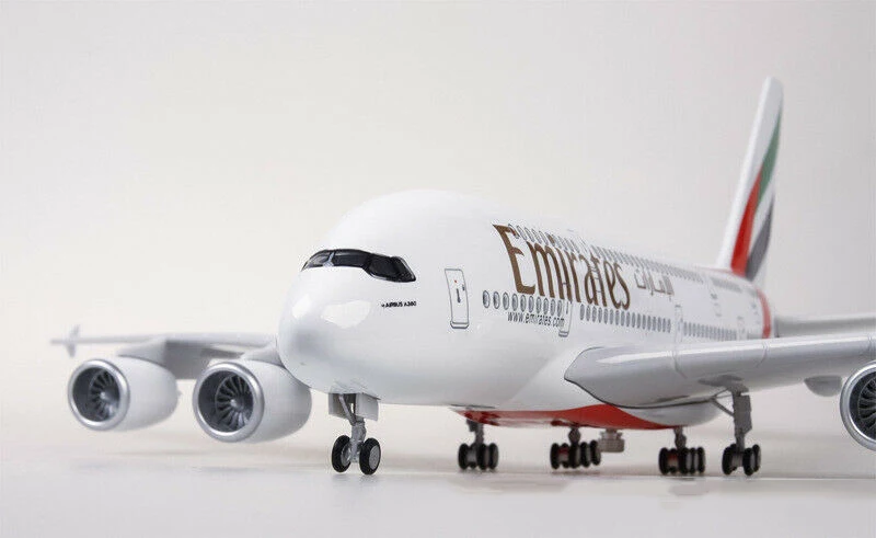 Emirates Airplane 1/160 светодиодный фонарь модель самолета A380 мини пассажирские игрушечные самолеты длиной 47 см отлитая модель самолета игрушки