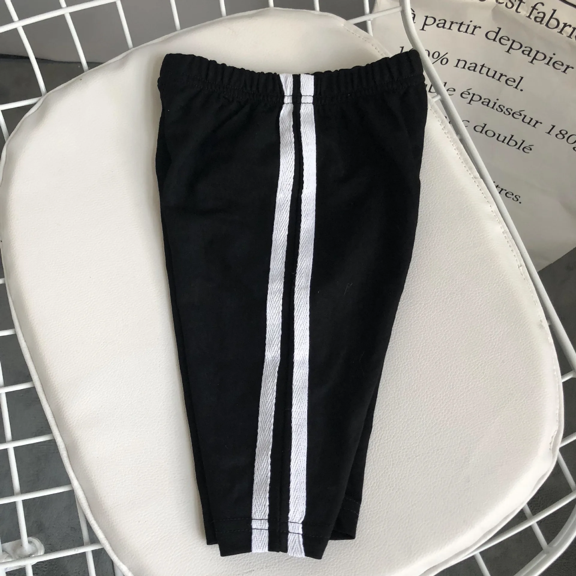 YYC baby/детская одежда для мальчиков; укороченные брюки с двумя полосками по бокам для мальчиков; летние тонкие универсальные брюки для маленьких детей на 1 год