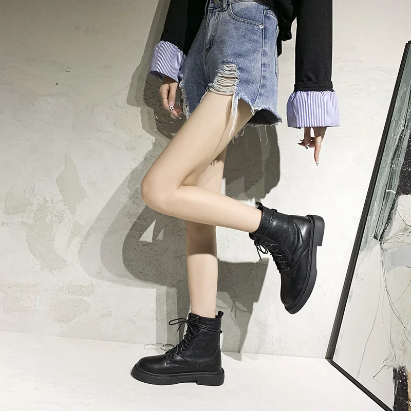 Martin boots women's 2020 new autumn and winter plus velvet boots online celebrity Joker British style handsome thick thin boots