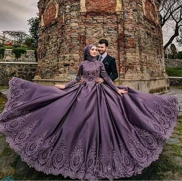 2019-gorgeous-arabic-purple-muslim-wedding-dress-turkish-gelinlik-lace-applique-high-neck-islamic-bridal-dresses-long-sleeve-wedding-gowns_副本