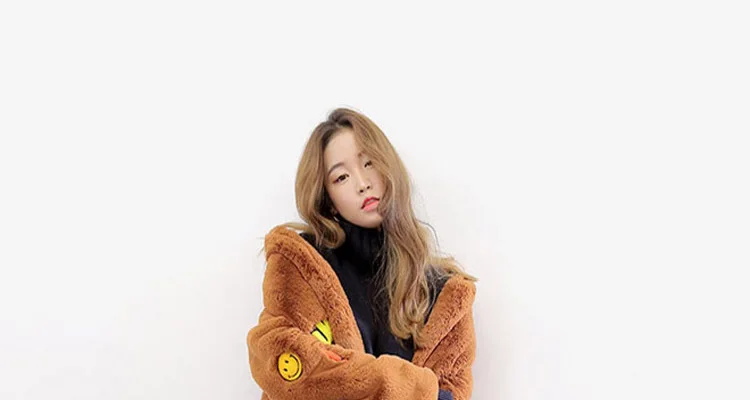 Новые зимние модные пальто из искусственного меха кролика корейские женские свободные блестящие длинные пальто с рисунком улыбки Большие размеры меховые куртки пальто