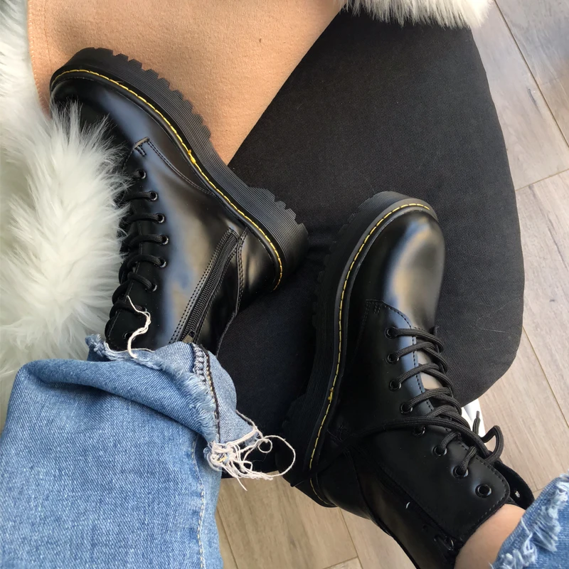 

Black White Patent Leather Platform Ankle Boots for Women 2019 Winter Chunky Woman Martin Boots Street Style Women Winter Shoes