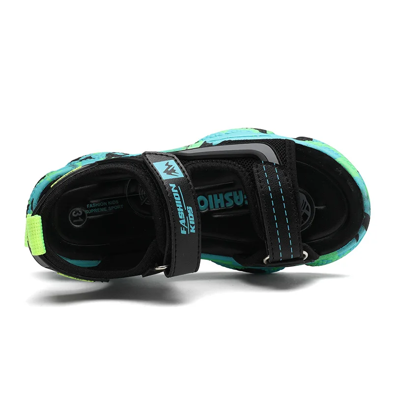 새로운 2026 여름 해변 물놀이 아동 샌들 패션 신발 가볍고 미끄럼 방지 부드러운 바닥 차광 가죽 소년용 편안한 신발