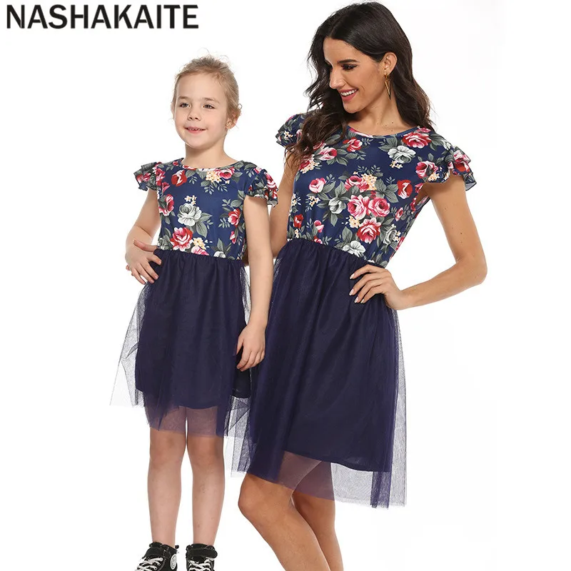 NASHAKAITE мать и дочь платья Мать и дочь, с цветочным принтом для девочек студенческое консервативное платье с вышивкой с принтом из сетчатого материала с короткими рукавами платья для мама дочь Семья взгляд