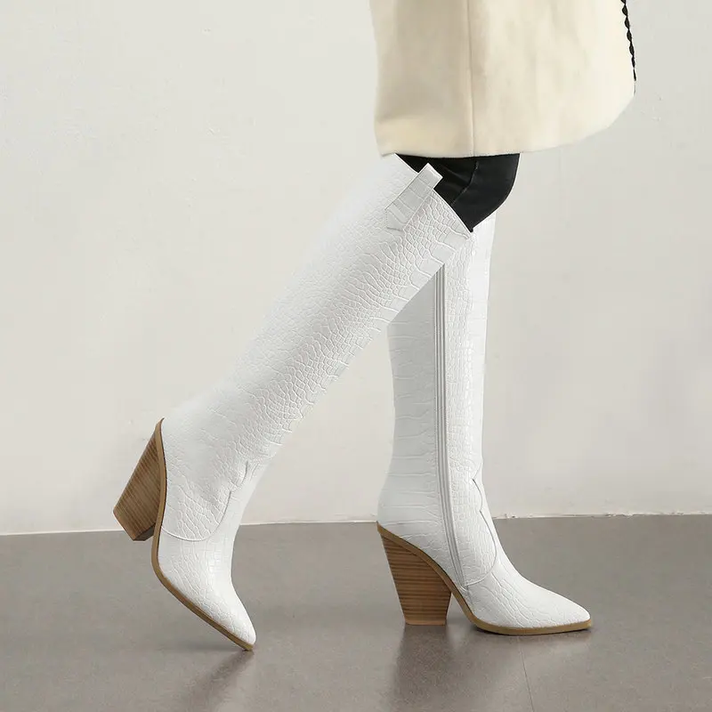 Ковбойские женские сапоги в западном стиле; модные сапоги до колена; высокие сапоги из искусственной кожи на танкетке и высоком каблуке; женские сапоги на молнии; сезон осень-зима - Цвет: Белый