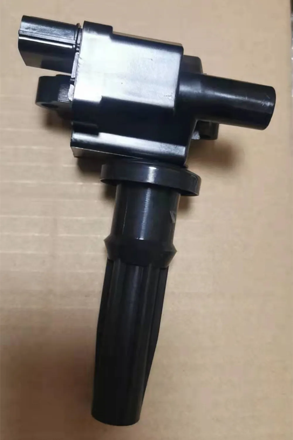 

Один комплект из 2 новых катушек зажигания для HHyundai Santa Fe Sonata Kia Optima 2.4L 4cyl 199-2006 UF285 / 5C1155 / 27301-38020