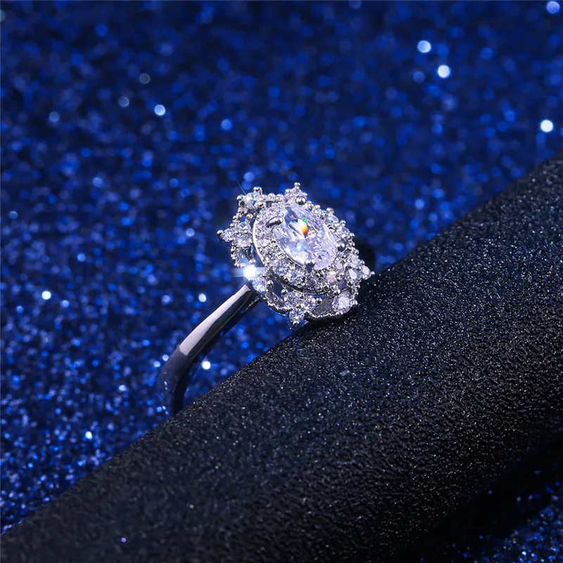 

Cute Female Ladies Small Oval Crystal Ring Fashion Silver Color Promise Wedding Ring Elegant Love Party Rings For Women
