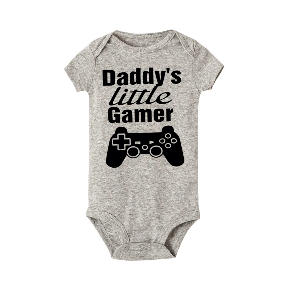 Daddy's Little Gamer/комбинезон для новорожденных мальчиков и девочек; летний хлопковый детский пляжный костюм с короткими рукавами и буквенным принтом для малышей - Цвет: Серый