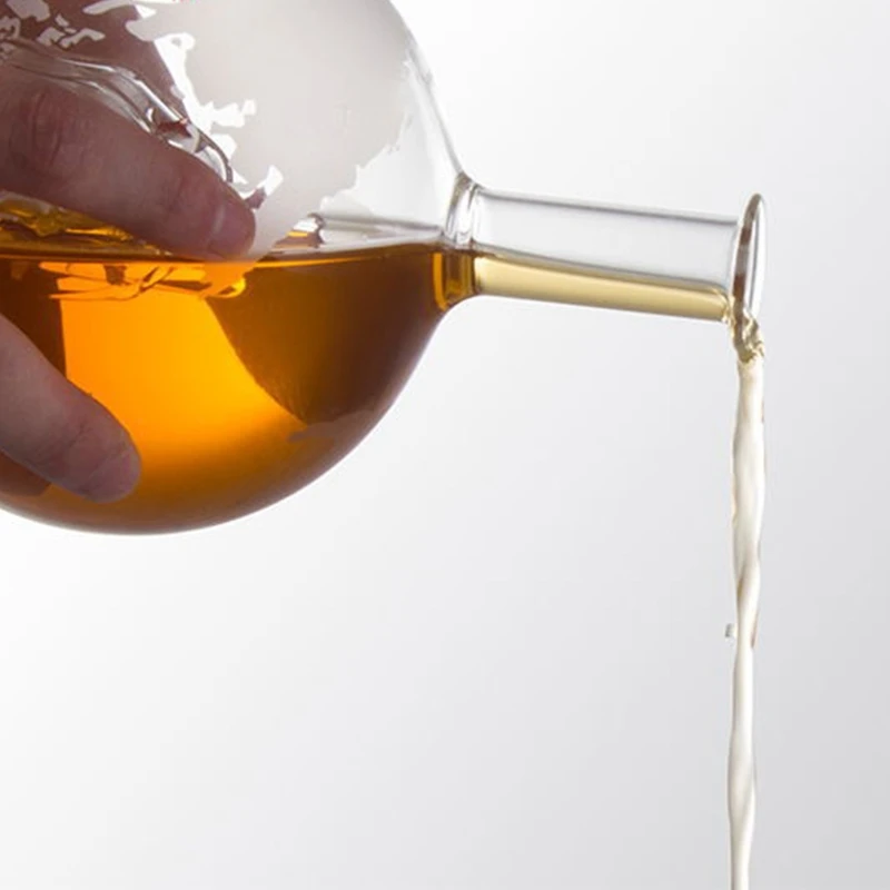 Description Picture 4 of itemGlobe Whiskey Decanter