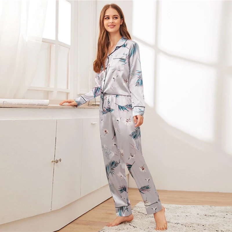 SHEIN серый журавль и пальмовый принт атласный PJ набор для женщин с длинным рукавом Длинные штаны пижамы карман дамы элегантный пижамный комплект