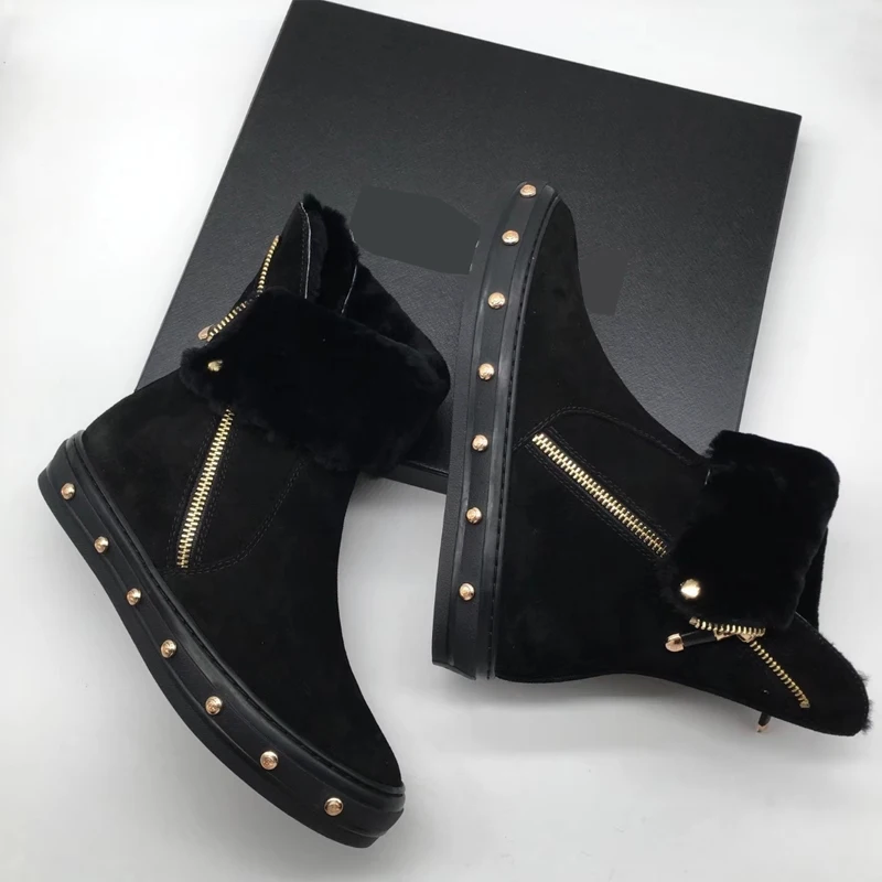 BLACK COW SUEDE Фирменный тренд из натуральной кожи; круглый носок; плоская платформа; сохраняющие тепло меховые украшения; красивые зимние сапоги для девочек с защитой от холода - Цвет: BLACK COW SUEDE