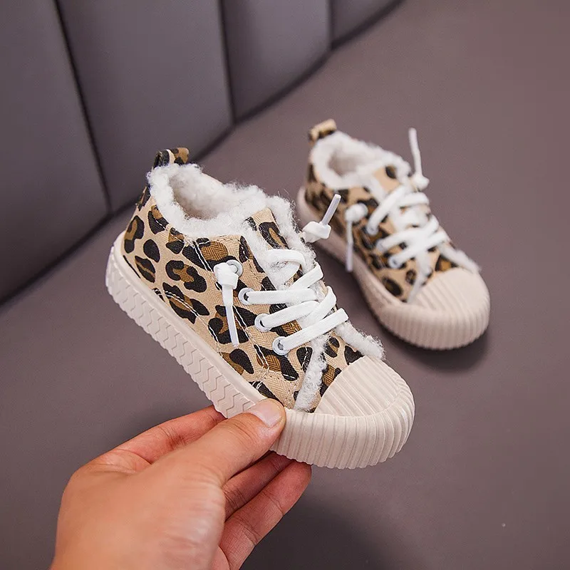 

Winter Children plus Velvet Canvas Shoes Baby Nursery Slip-on Warm Cloth Shoes Men And Women Child-Style Leopord Pattern Skate S