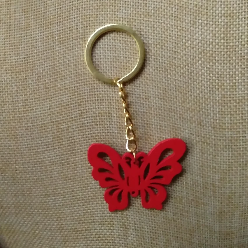 

Hollow Out Butterfly Key Chain 9cm Wooden Key Ring Cute Gold Pendant Bag Charming Car Key Holder Personality Gifts