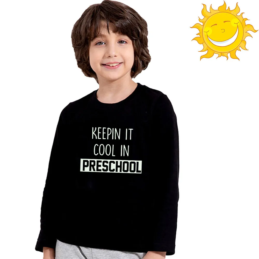 Детская футболка с надписью «Keep It Cool In Dool», топы, футболки с длинными рукавами, топы для мальчиков и девочек, футболки для маленьких детей, светящиеся
