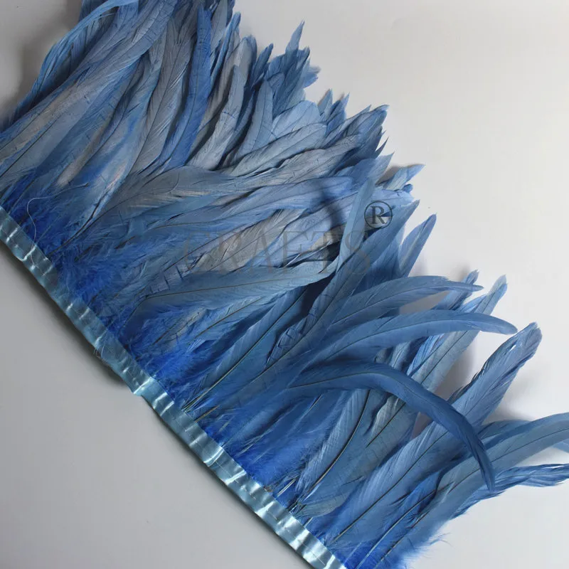 10 Yards Rooster Feather Trims 25-30cm Coque Feather Strung Chicken Feather Trimming Dress/Skirt /Costume Carnival Decoration - Color: Light blue