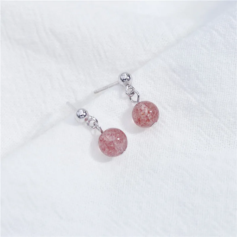 Серьги женские короткие из серебра 925 пробы с кристаллами в виде клубники |