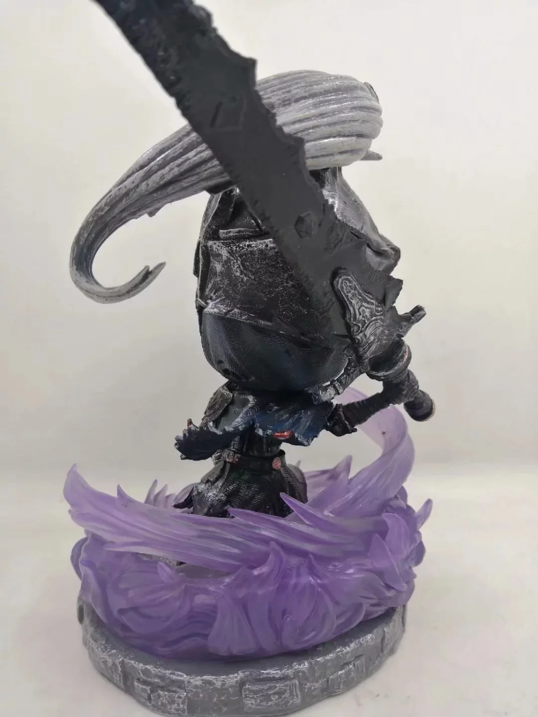 Человек pin аниме первые 4 фигурки SD Dark Soul Abyss Walker Artorias Garage Kit