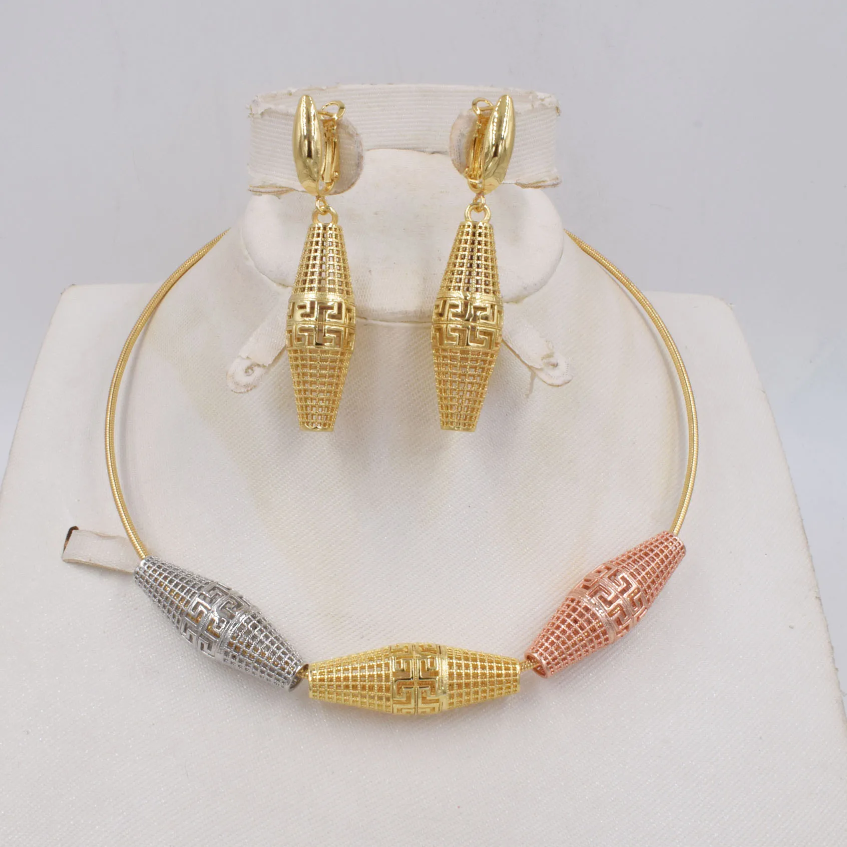 

New design High Quality Dubai set 3color Gold Color Jewelry Set For Women african beads jewelry fashion jewelry New design Hi