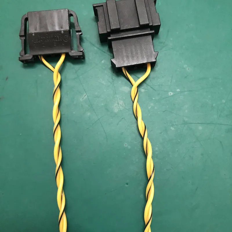 

Apply to tiguan Cornering lamp Rear taillight circuit board sound Bass speaker socket Harness plug 4P plug 4D0 972 704