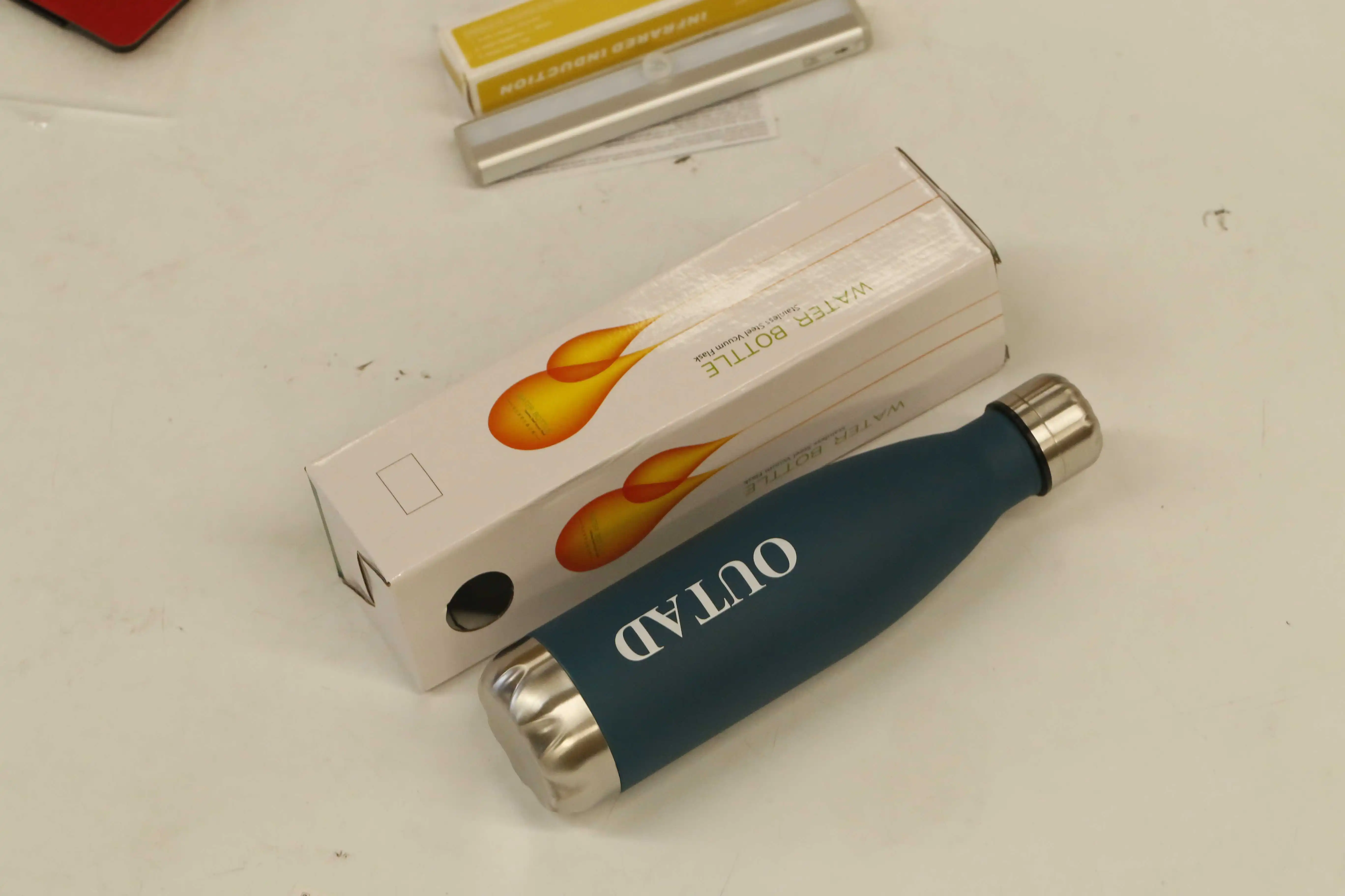 OUTAD, прочные, экологически чистые, уличные, изоляционные чашки, бутылки для воды из нержавеющей стали, 500 мл, голубые чашки для живота