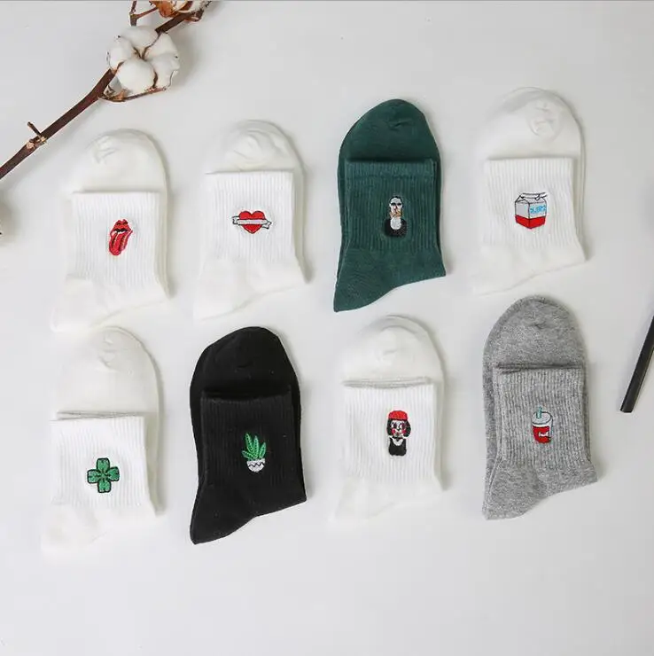 Корейские забавные носки Для женщин Клевер молочный ящик борода; футболка с розовым сердечком на язык хлопковые носки с вышивкой