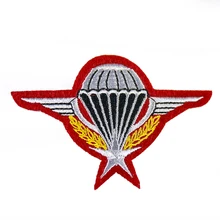 

1 PCS Innovative Pilot Medal Air Force Uniform Accessory Emblazoned with a Five-pointed Star Parachute Patch