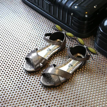 

2020 New Summer Fashion Children Baby Girl Rubber Crystal Solid Crystal Casual Beach Sandals Princess Beach Sandals Shoes