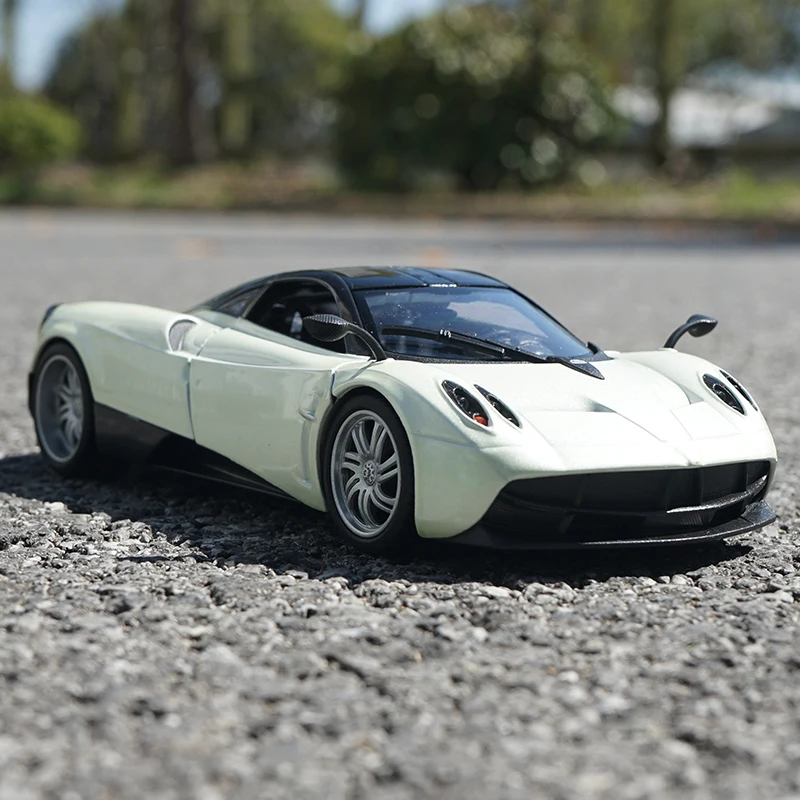 Модель автомобиля Welly 1:24 PAGANI HUAYRA Roadster из сплава литой и игрушечный автомобиль