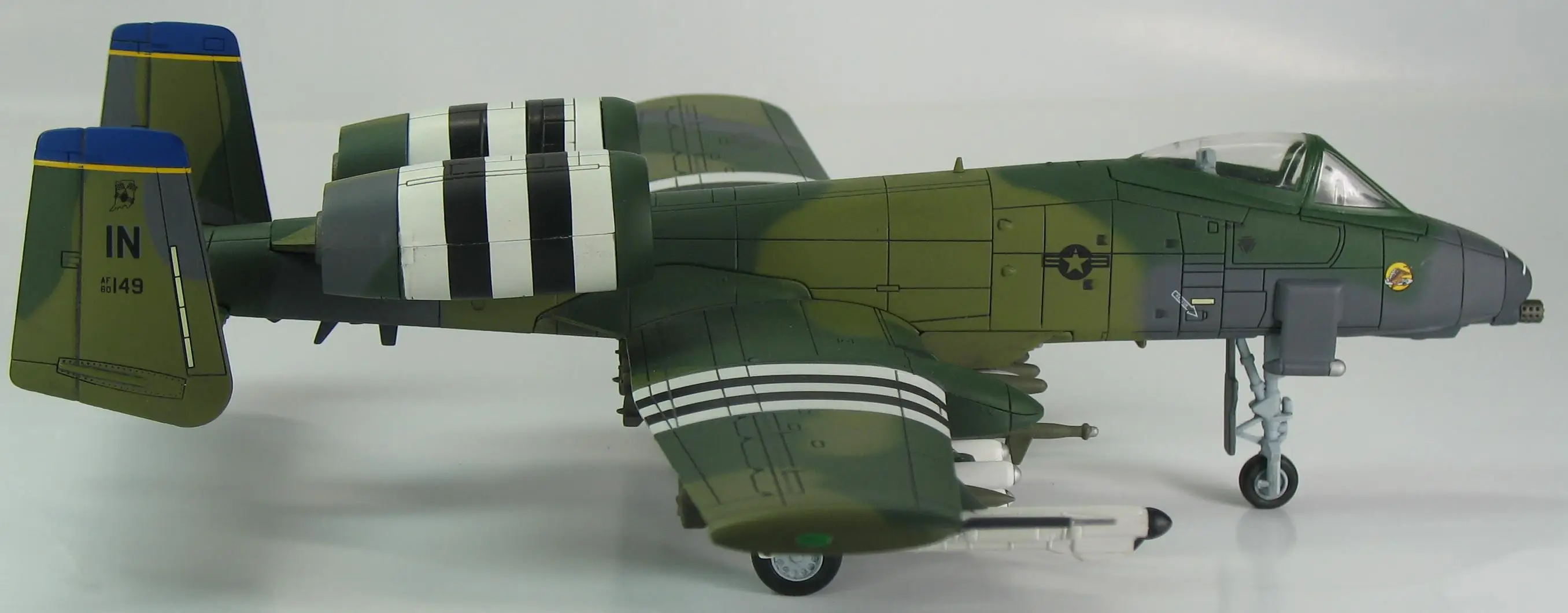 HOBBY MASTER Fairchild LIMITED A-10A Thunderbolt II USAF 930th OG 45th TFS Hoosier Hogs#80-0149 1/72 diecast plane model